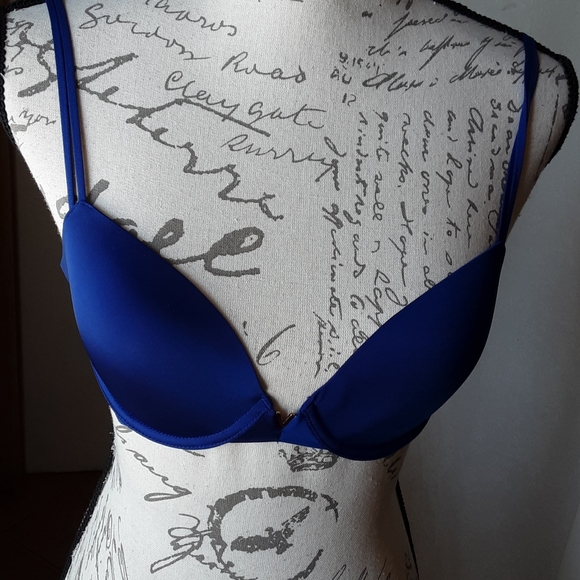 Victoria's Secret Blue Bra - Picture 2 of 8